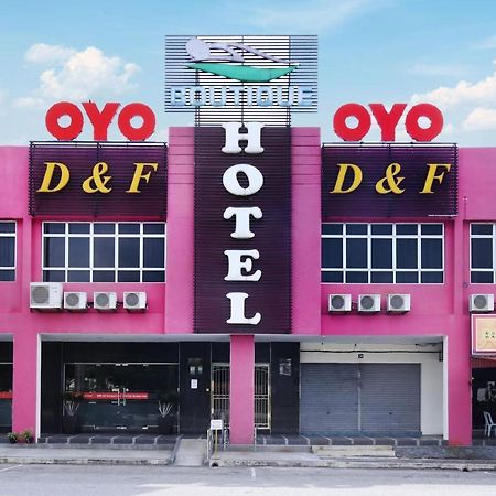 Oyo 498 D&F Boutique Hotel Senawang Серембан Екстериор снимка