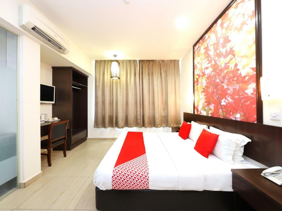 Oyo 498 D&F Boutique Hotel Senawang Серембан Екстериор снимка