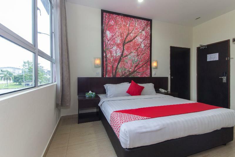 Oyo 498 D&F Boutique Hotel Senawang Серембан Екстериор снимка